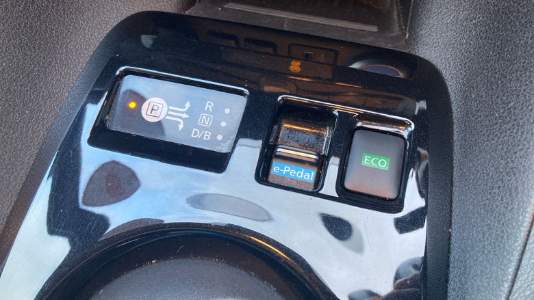 Nissan LEAF 110kW N-Connecta 39kWh 5dr Auto Electric Hatchback